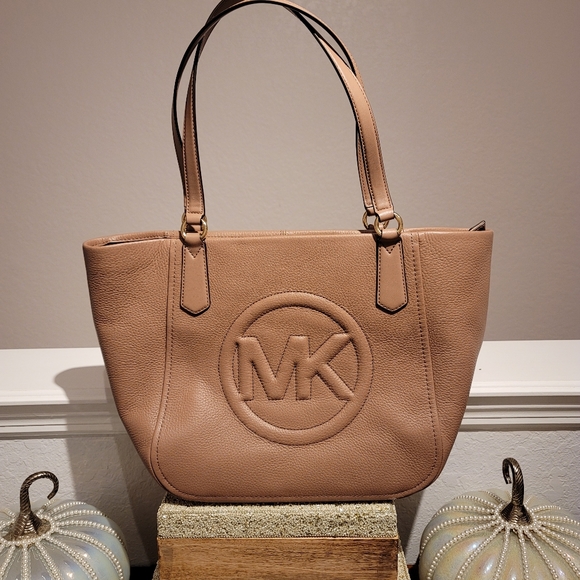 Michael Kors Handbags - Michael kors large Tote